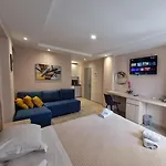 28 شقة فندقية 4*