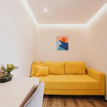 28 Aparthotel Himare