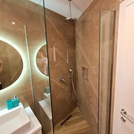 Lägenhetshotell 28 Himare