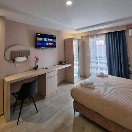 28 Aparthotel Himare