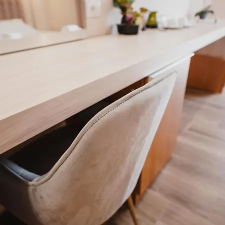 28 Ξενοδοχείο με διαμερίσματα Χειμάρρα