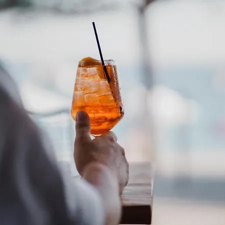 28 Aparthotel Himare