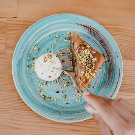 Hotel apartamentowy 28 Himara