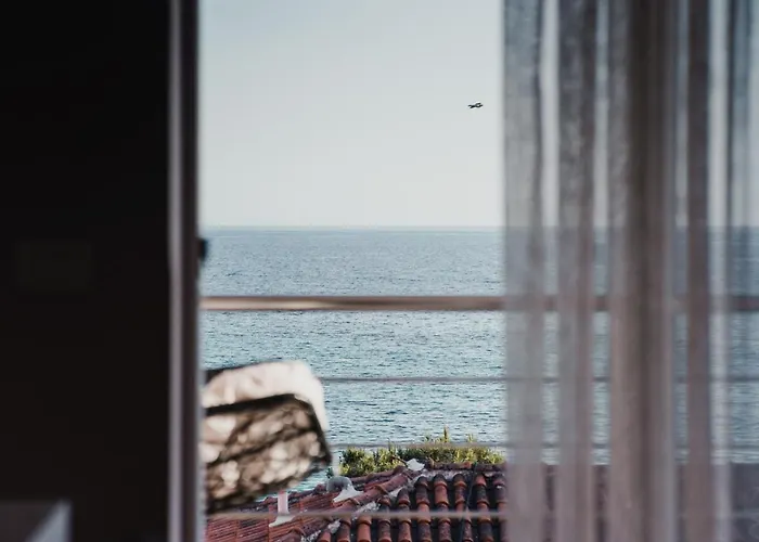 28 Aparthotel Himare