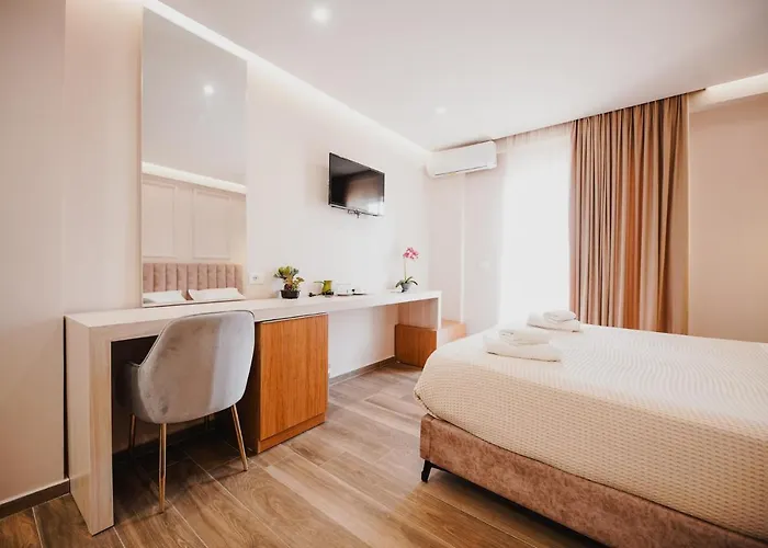 28 Aparthotel Himare