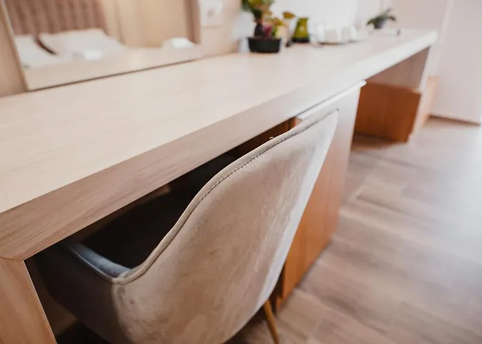 28 Aparthotel Himare