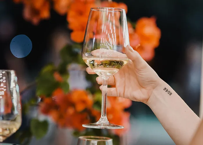 Apart Otel 28 Himarë