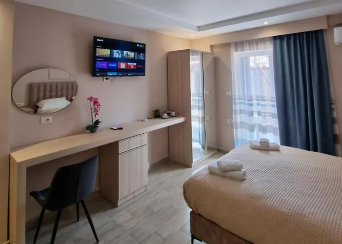 28 Aparthotel Himare