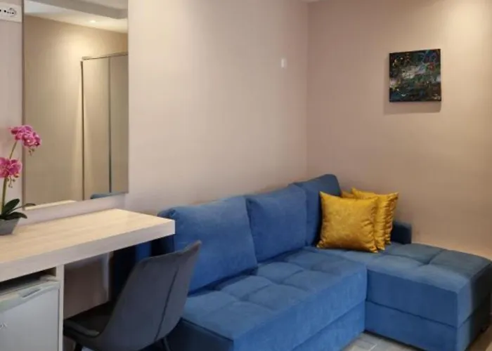 28 Aparthotel Himare